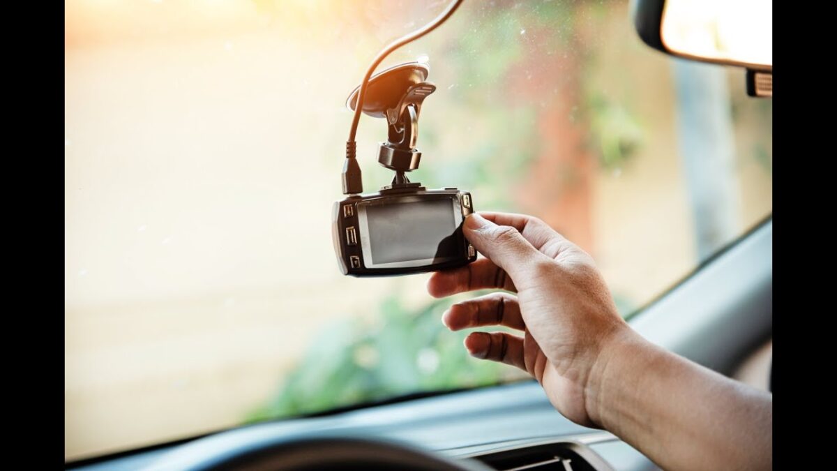 découvrez pourquoi la dash cam est votre meilleur allié sécurité sur la route !